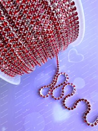 Стразовая цепочка 1,5 мм, Красный (металл серебро )